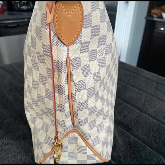 SOLD - Picture 7 of 9